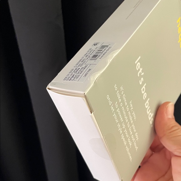 Heyday Stylish Pink Earbuds - Picture 3 of 3